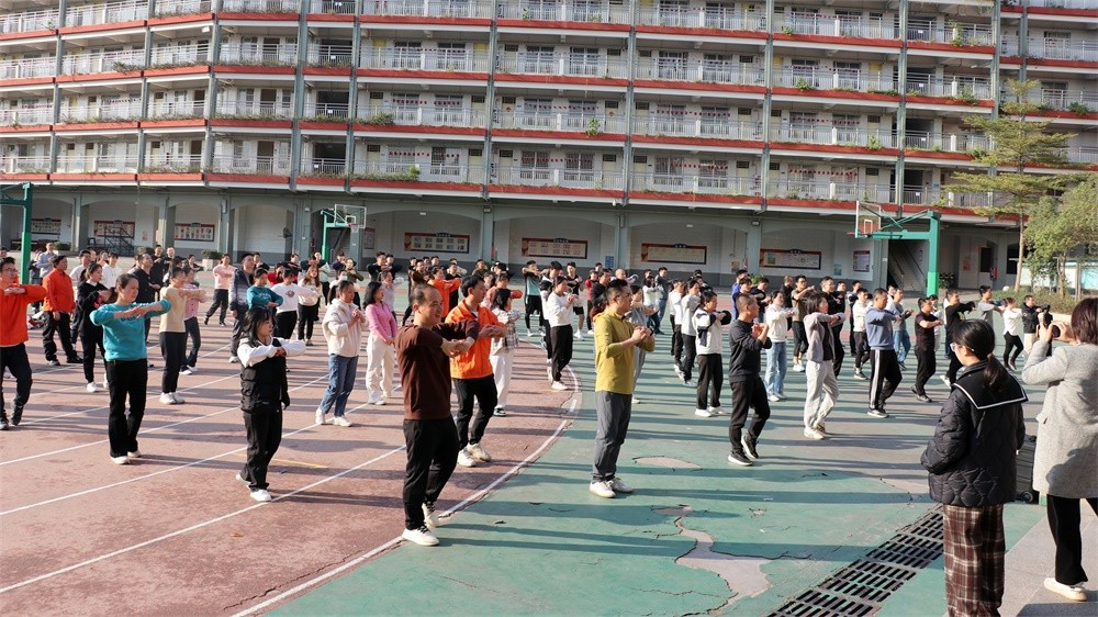 奮力沖刺，挑戰(zhàn)極限——艾禮安第十五屆運(yùn)動(dòng)會(huì)圓滿落幕！