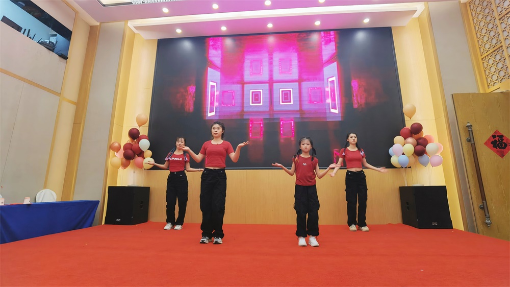 凝心聚力，共赴新程——艾禮安隆重舉辦2025年新春晚會