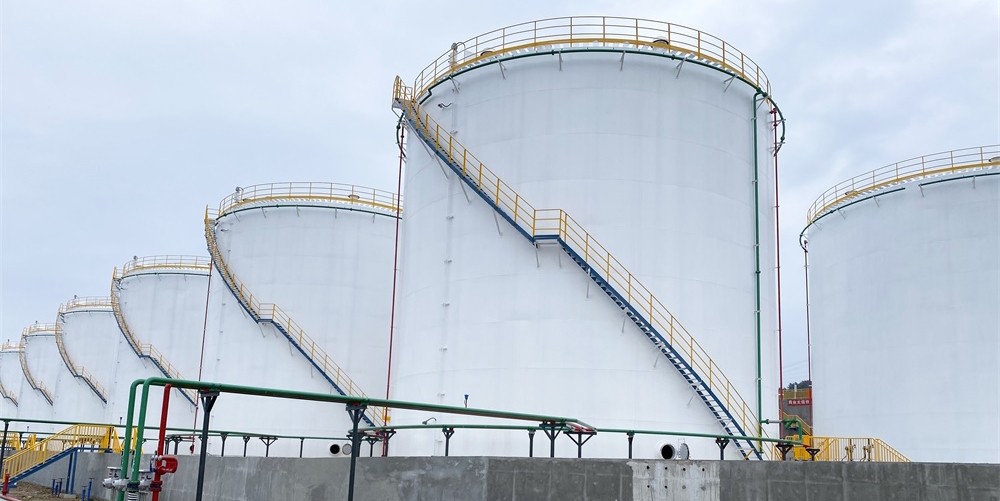 石油石化廠區(qū)周界張力電子圍欄解決方案 石油石化廠區(qū)周界張力電子圍欄解決方案